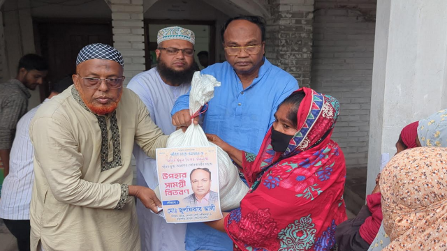 Zulfiqar Ali Distributes Ramadan Food Aid to Thousands in Mongla