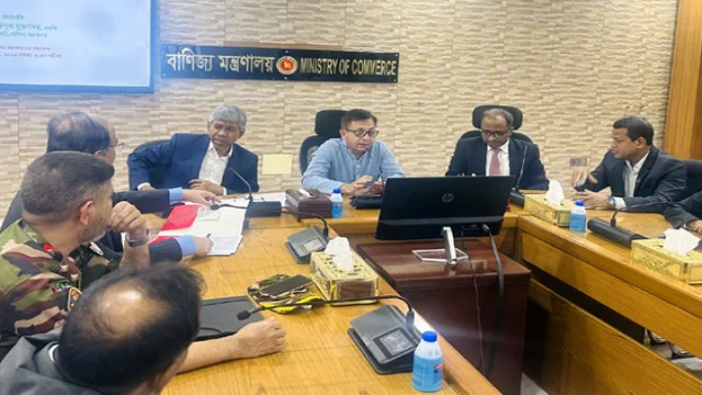 Commerce Minister Assures Adequate Edible Oil Supply, Warns Against Panic Buying