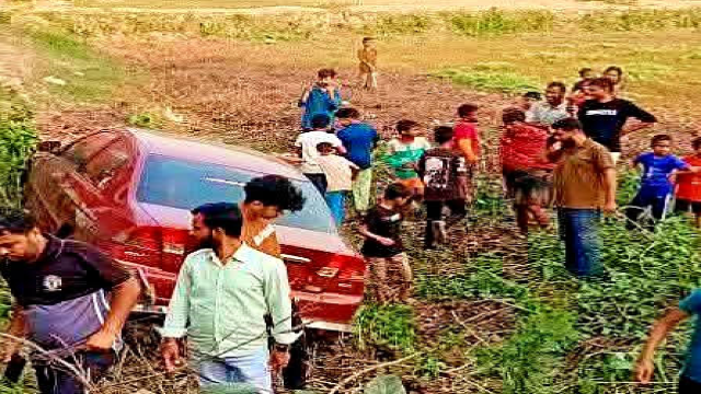 Toddler Killed as Car of Navy Officer Falls into Ditch in Jhalakathi