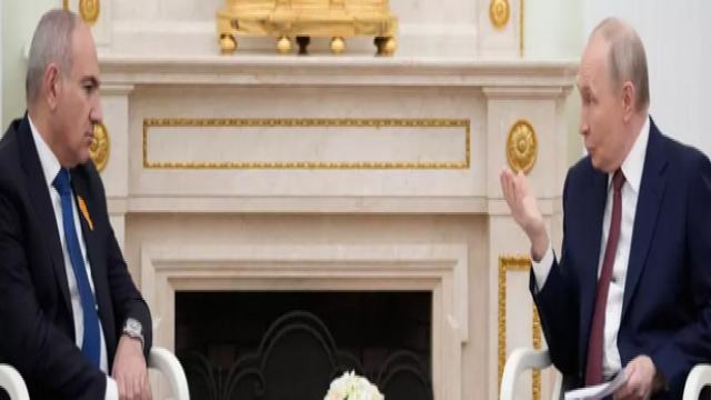 Armenia cannot be in both customs bloc, Putin says