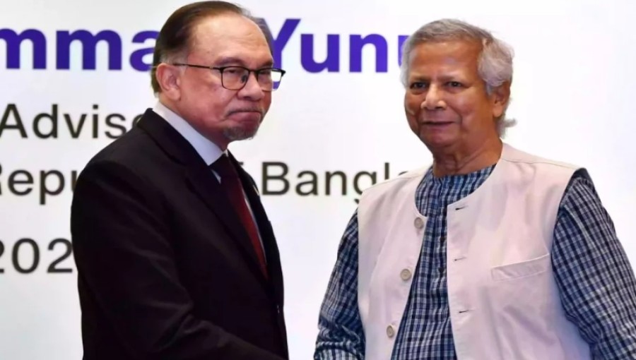 Chief Adviser Prof Muhammad Yunus on Friday meets with Malaysian Prime Minister Anwar Ibrahim at a hotel in Dhaka, October 4, 2024.