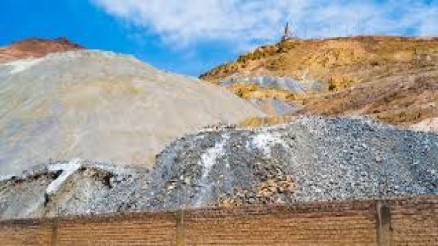 Silver Rush in Bolivia's Cerro Rico Leads to Deaths Amid Soaring Prices