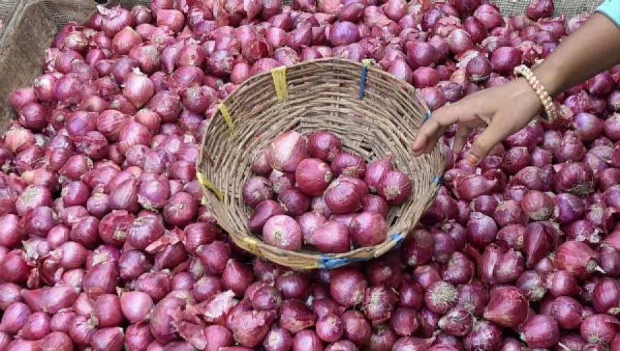 Unstable Onion Market in Sylhet.