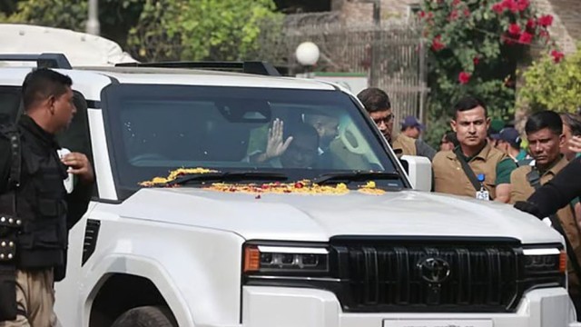 Prime Minister Tarique Rahman Chooses Personal Vehicle, Reduces Motorcade for Public Convenience