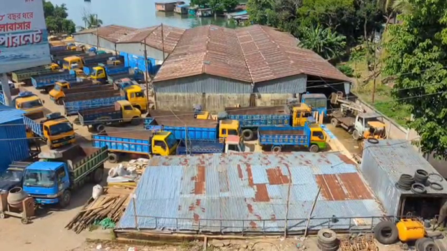 Rangamati Terminal Mismanagement, Illegal Shops Fuel Traffic Chaos