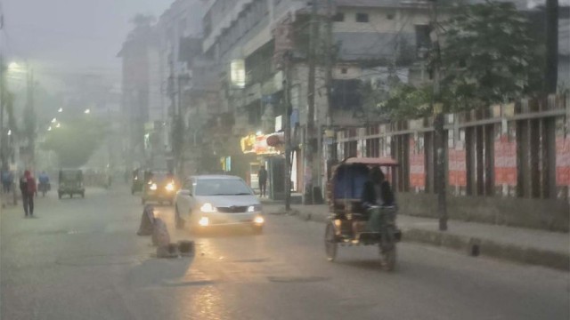 Dense Fog and Cold Wave Disrupt Life in Dhaka
