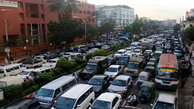 Dhaka Traffic Gridlock Fuels Economic Loss, Health Crisis, & Urban Decline
