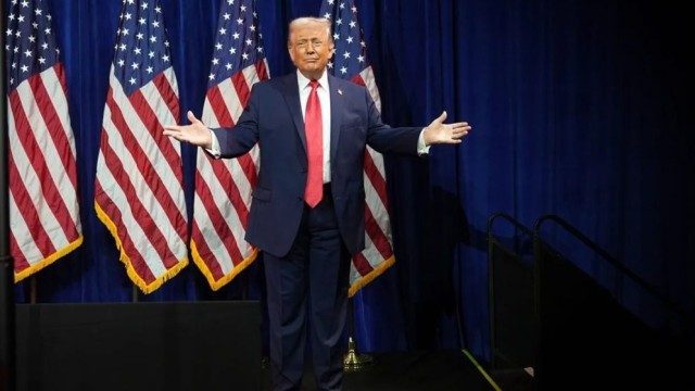 Trump Says Venezuela Will Transfer 30–50 Million Barrels of Oil to the US