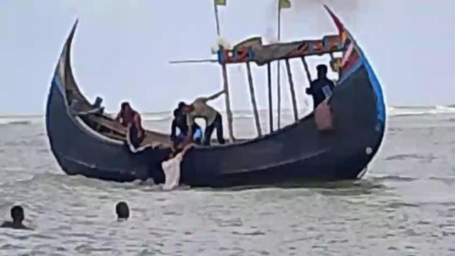 5 Tourists Saved from Strong Currents at Inani Beach in Cox’s Bazar