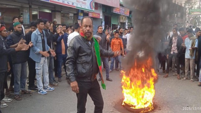 Students Protest in Jhalokathi’s Kathalia Over Death of Sharif Osman Hadi