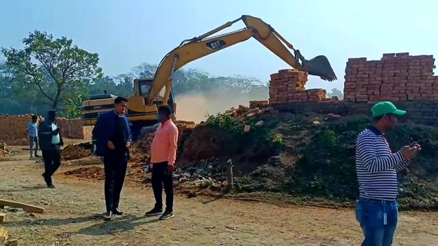 Environment Department Fines 5 Brick Kilns Tk 11 Lakh in Jhalokathi