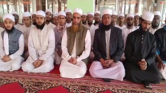 Jhalokathi Madrasa Community Prays for Sharif Osman Hadi’s Recovery