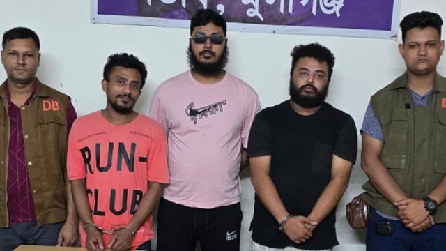 Police display the three arrested members of the “Rasel Gang” in Munshiganj, accused of conducting illegal firearms training seen in a viral social media video.