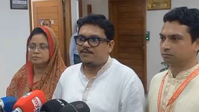 Members of Nagarik Oikya delegation brief reporters after meeting with the Chief Election Commissioner.