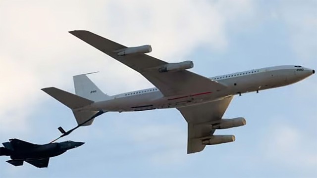 US KC-135 Refueling Aircraft Crashes in Iraqi Airspace