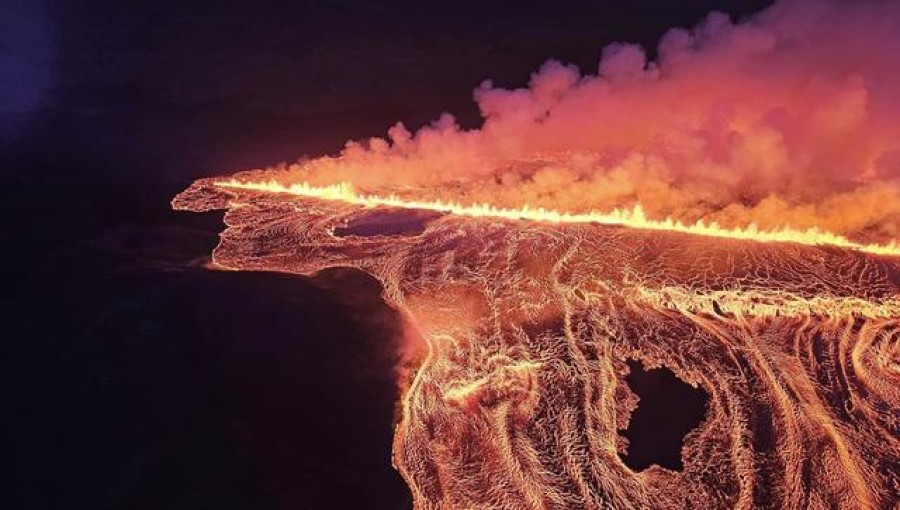 Second Volcanic Fissure Opens on Reykjanes Peninsula as Eruptions Continue