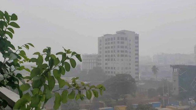 Light to Moderate Fog, Winter Chill Mark Dhaka Morning