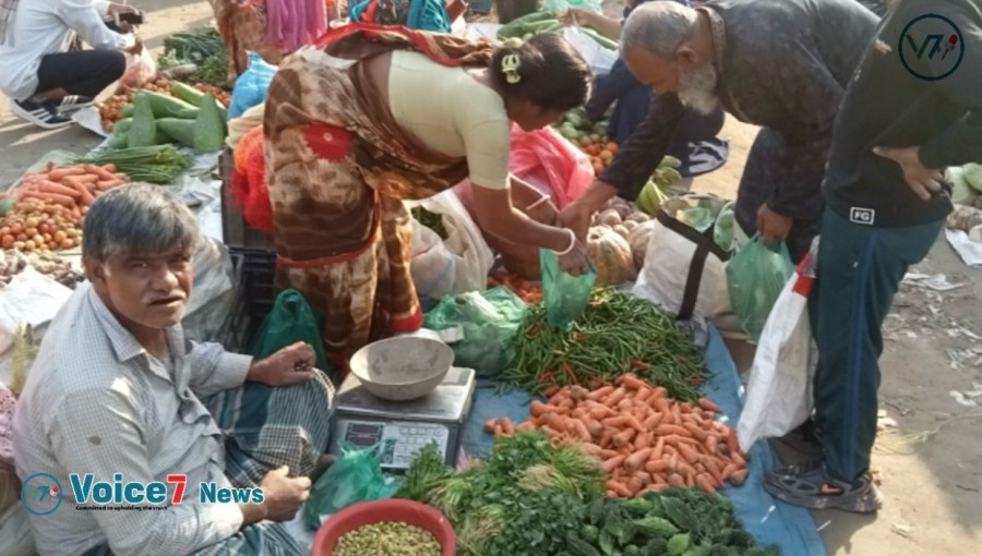 The prices of lemon, cucumber, coriander leaves, and tomatoes increased again on Friday.