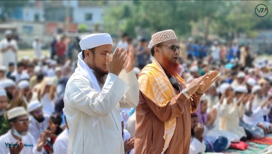 Muslims cry during Salat Al-Istikhara prayer for rain in Meherpur