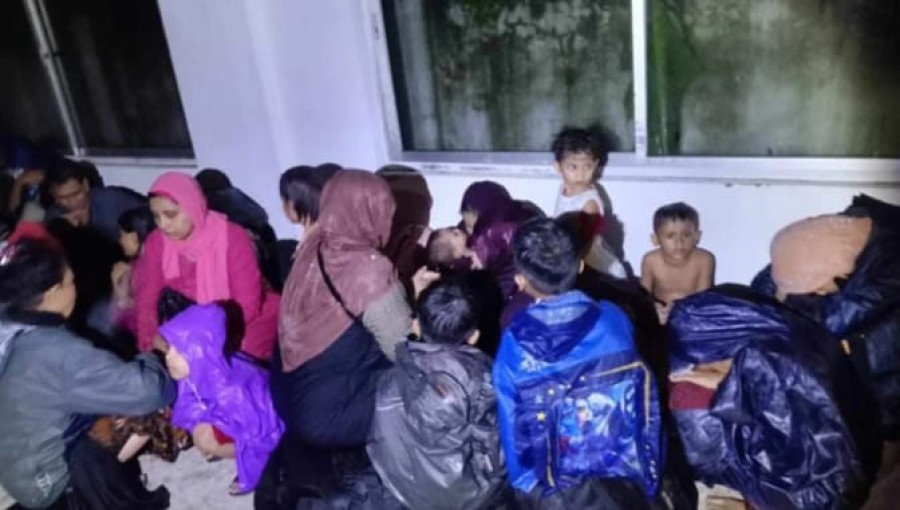 Myanmar BGP & Rohingyas Stranded in St. Martin