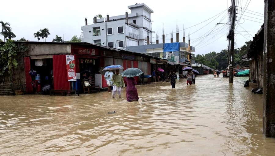 Heavy Rainfall Leaves Hundreds of Families.