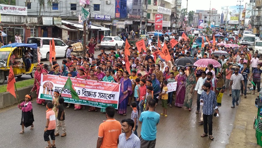 Hindu community members in Khagrachari participate in a protest rally and demonstration, condemning recent attacks on their community and demanding enhanced security and justice. Photo: V7N