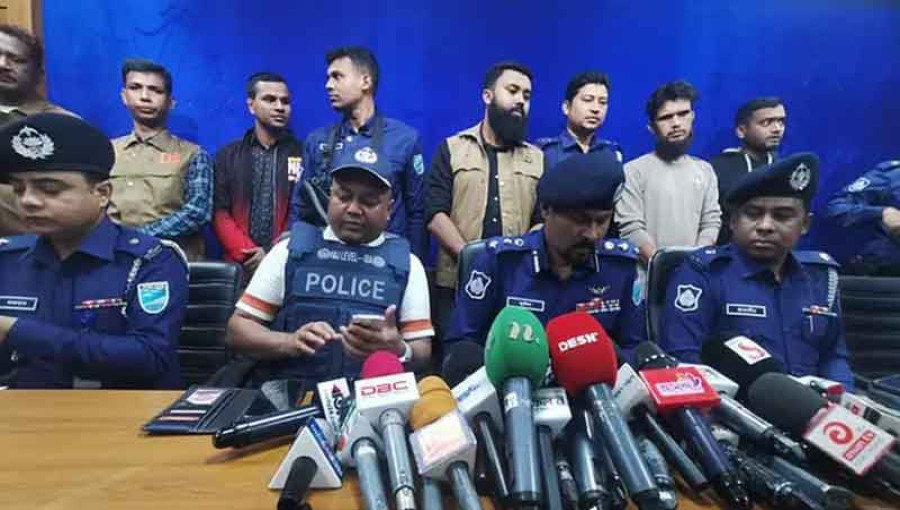 "Three young robbers, including two teenagers, attempted a heist at Rupali Bank Jinjira branch in South Keraniganj, taking 18 lakh Taka, but were quickly apprehended by police."