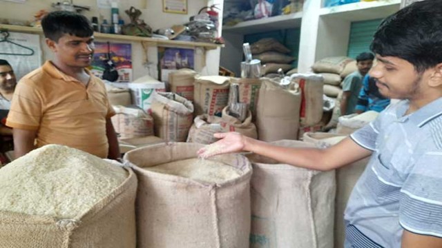 Shoppers in Rajshahi’s market express concern as rice prices continue to rise despite the ongoing harvest season.