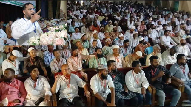 Advocate Atikur Rahman, Secretary General of the Bangladesh Labour Welfare Federation, addresses ward-level representatives during a conference at Tangail Shilpakala Academy on July 12. (Photo: V7N)