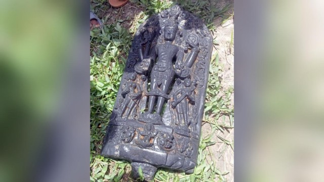 Black Stone (Kastipathar) Idol of Lord Vishnu