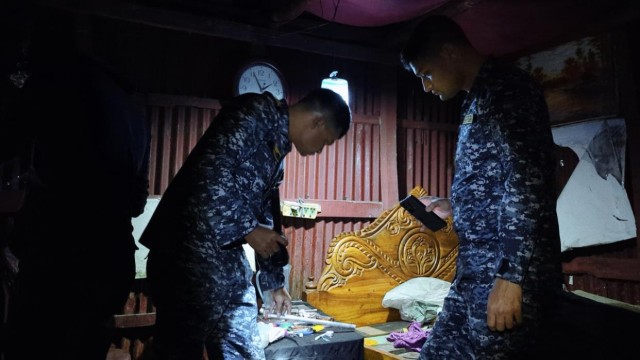 Navy Raids Drug Den in Mongla, Arrests Three Dealers
