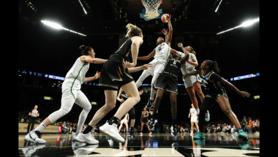 Fan-Led Livestream Highlights WNBA’s Streaming Challenges and Potential