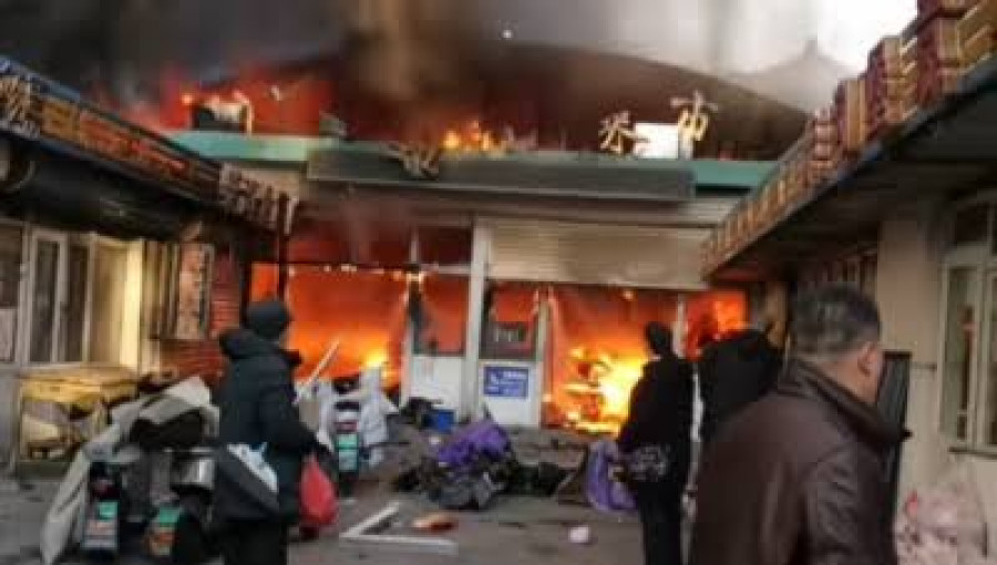 FIRE AT NORTHERN CHINA FOOD MARKET KILLS 8, INJURES 15