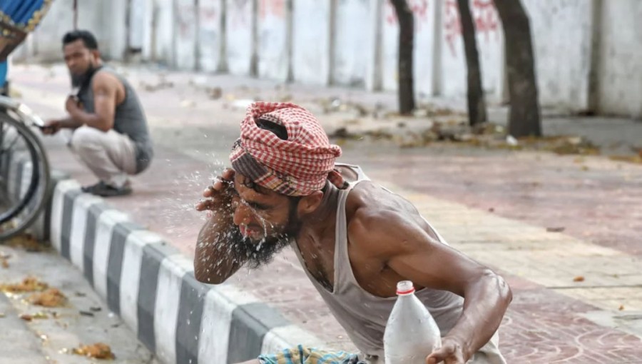 Mild Heatwave Sweeps Across Bangladesh