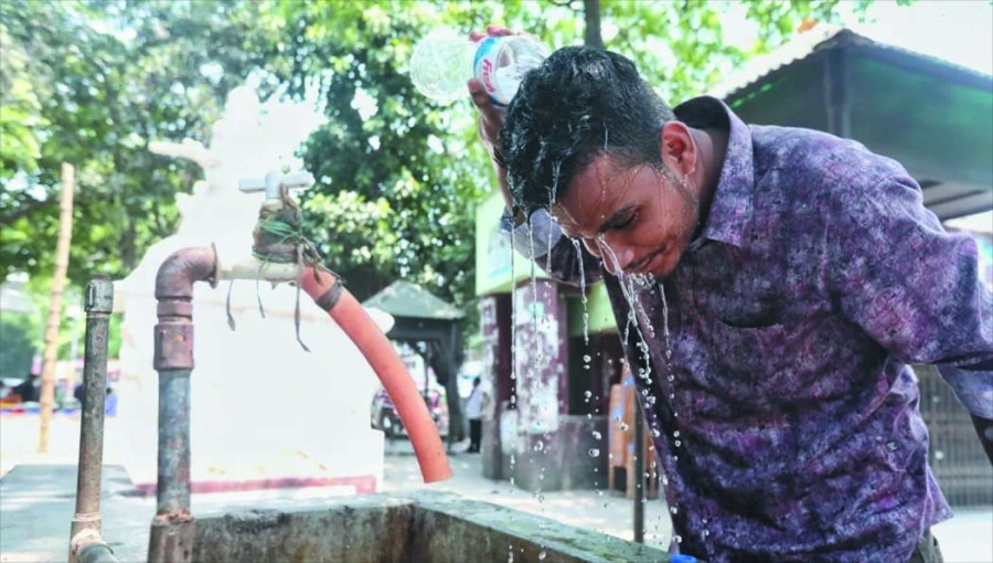 Heatwave Hits Bangladesh: Mercury Soars Above 40°C in 17 Regions