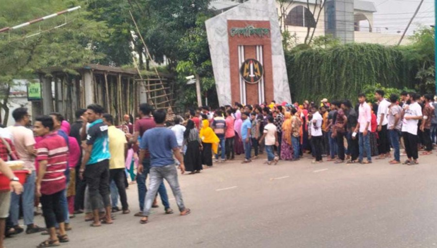 RMG workers protesting in Ashulia on 30 September.