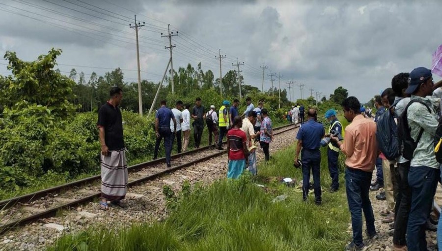 Five Crushed to Death by Train in Narsingdi