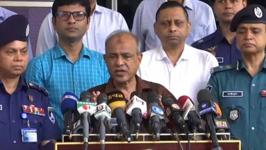 Home Affairs Adviser Lt Gen (Retd) Md Jahangir Alam Chowdhury speaks to the media on Thursday, September 19, 2024.