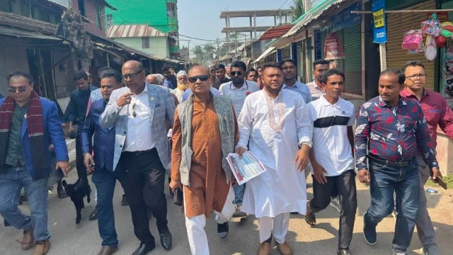 "BNP leaders, including Mohammad Habibur Rahman Selim Reza, addressing a roadside meeting in Kathalia, Jhalokathi, to promote the 31-point state reform plan on February 11, 2025."